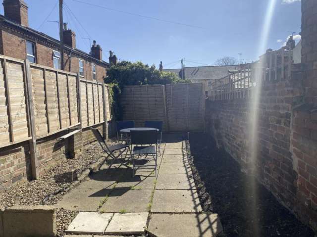 4 bedroom terraced house to rent