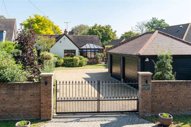 Bungalow for sale with 4 bedrooms, Plantation Road, Boreham