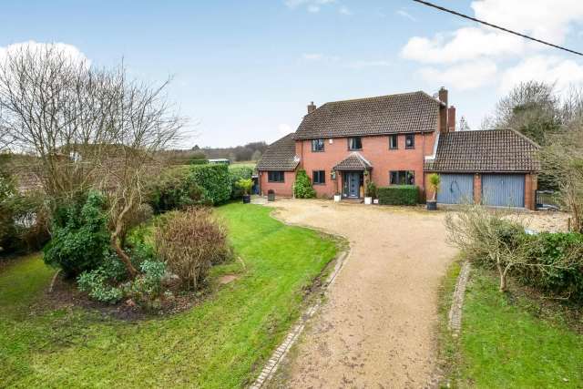 5 Bedroom Detached Family Home with Stunning Views and 0.61 Acre Garden