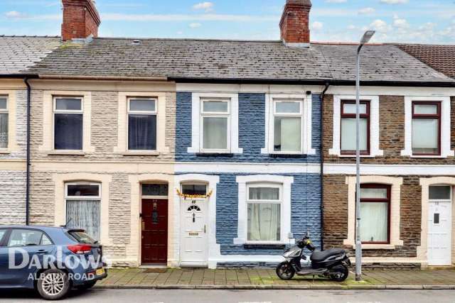 3 bedroom terraced house for sale