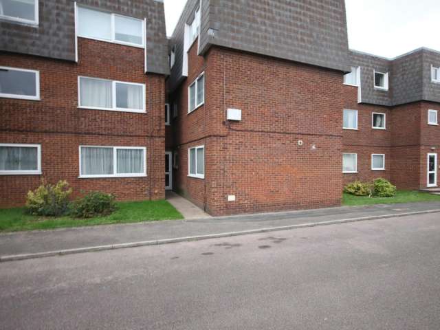 Flat For Rent in Luton, England