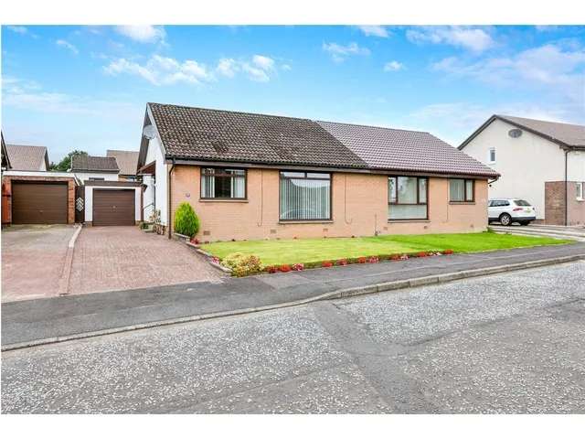 Modern Semi Detached Bungalow in Houston with Conservatory and Detached Garage