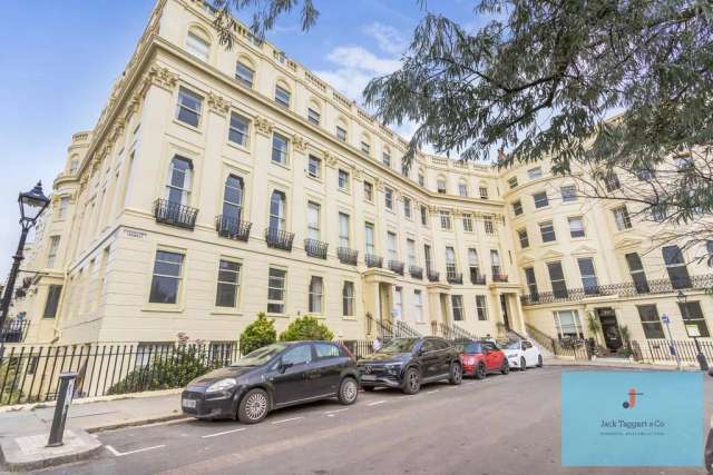 3 Bedroom Apartment with Sea Views in Brunswick Square