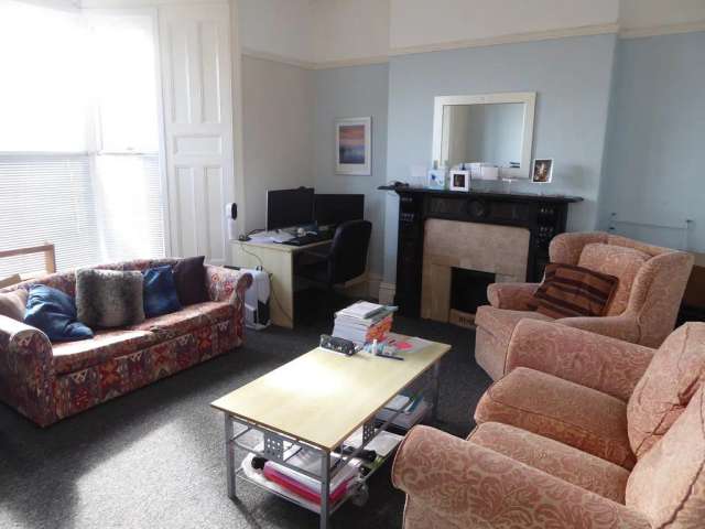 One Bedroom Furnished Student Apartment in Brynmill, Swansea