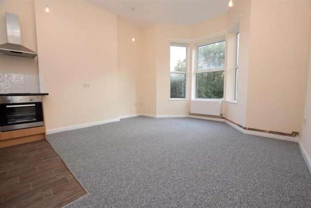 1 bedroom ground floor flat to rent