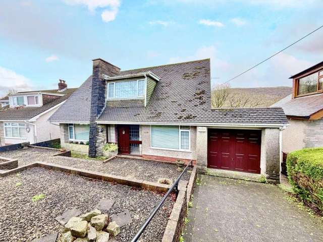 Spacious 3 Bedroom Detached Home in Tranquil Setting with Panoramic Views