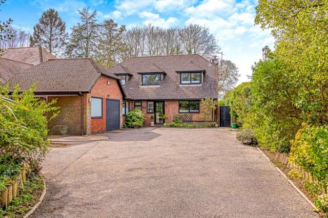 Detached House for sale with 4 bedrooms, Hinton Wood Avenue, Highcliffe