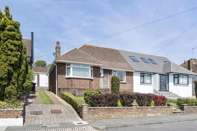 2 bedroom semi-detached bungalow for sale