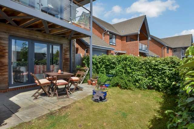 Detached House for sale with 4 bedrooms, Bedhampton, Hampshire