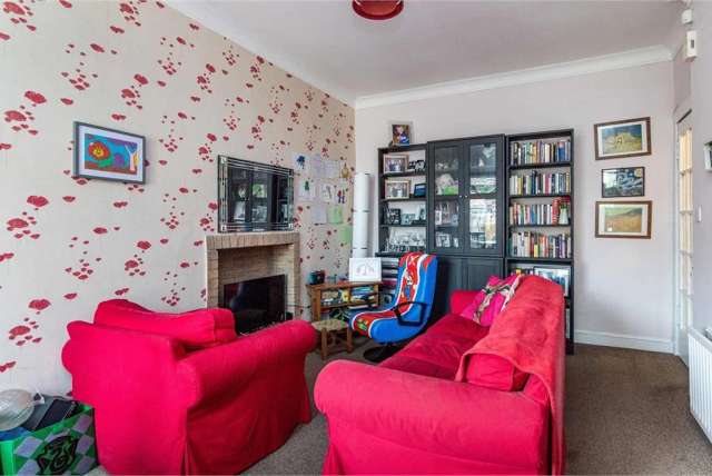 4 Bed Cottage with 1 Reception Room