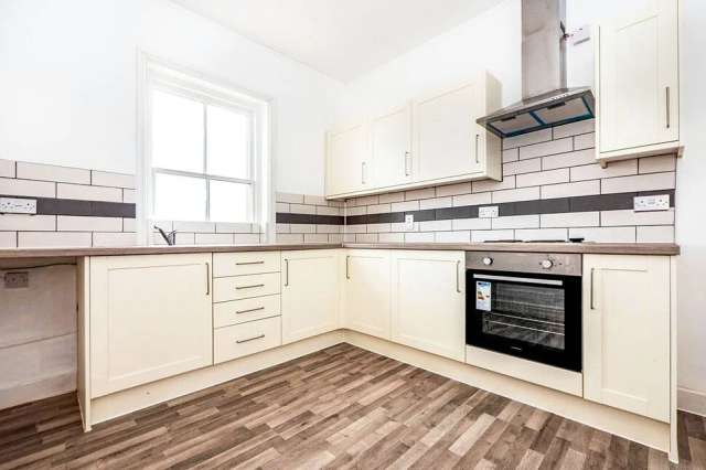 Spacious 3 Bedroom Maisonette in Whitby Town Centre - Holiday Lets Allowed