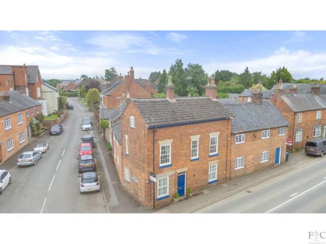 The Old Bakery - 5 Bedroom Characterful Village Home in Husbands Bosworth