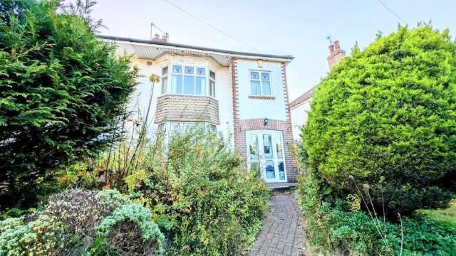 3 bedroom semi-detached house for sale