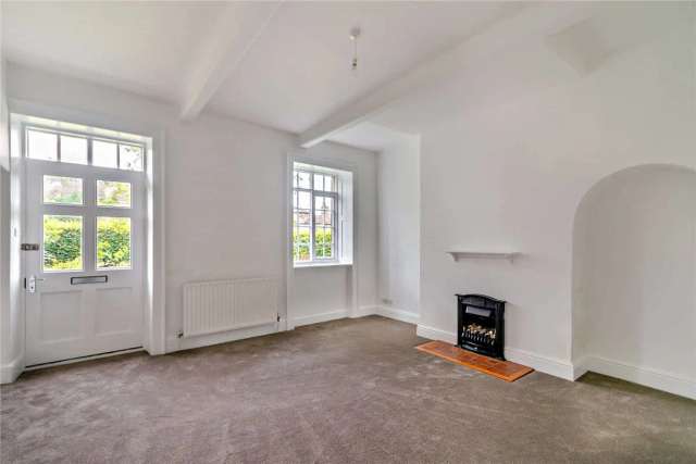 House For Sale in Leeds, England