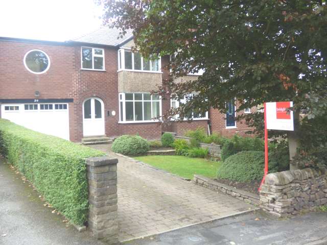 Semi-detached house For Rent in Macclesfield, England