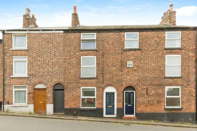 Terraced house For Sale in Macclesfield, England