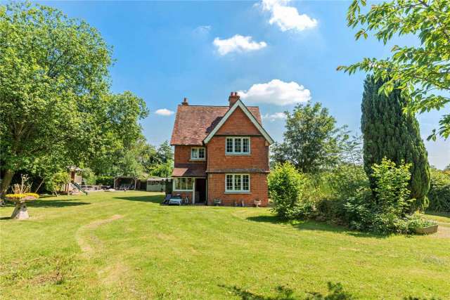 House For Sale in Basingstoke and Deane, England