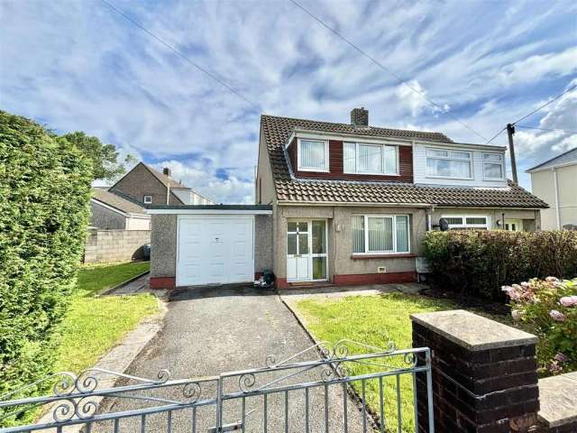 3 bedroom semi-detached house for sale