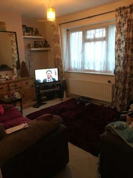 Flat For Rent in Wealden, England