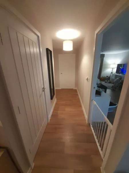 Flat For Rent in Three Rivers, England