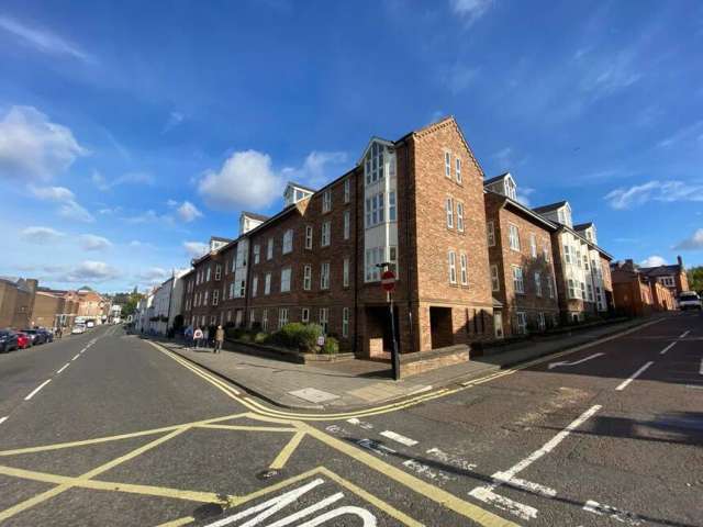 2 Bedroom Top Floor Apartment in Durham City Centre - Over 55s Only