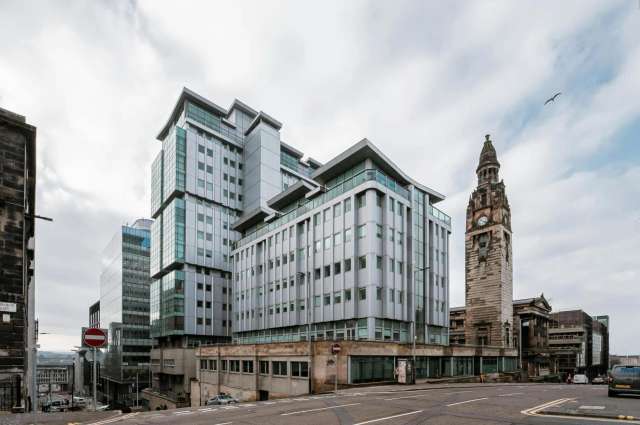 Refurbished Office Suites in Glasgow with Courtyard and All-Inclusive Rental