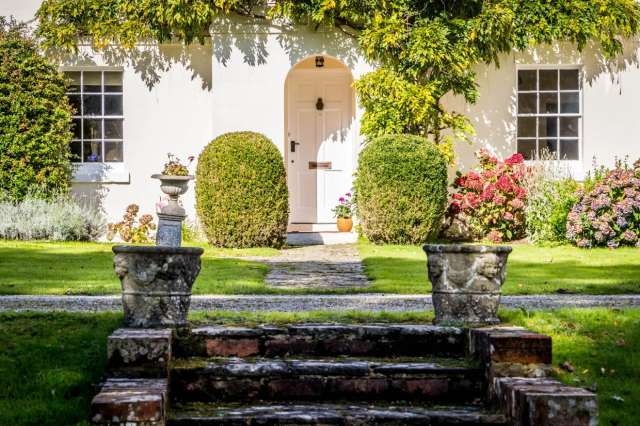 Handsome Unlisted Georgian Country House in Frant, East Sussex