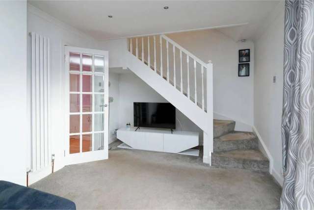 2 Bed House - End Terraced with 1 Reception Room