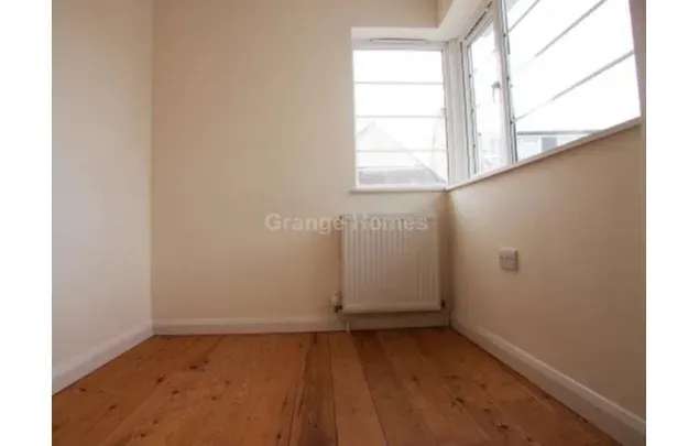 Rent 2 bedroom flat in London