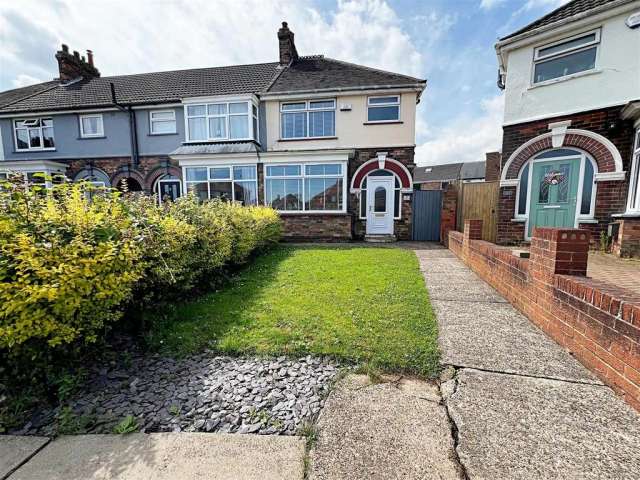 End Terrace Property in Cleethorpes - 2 Double Bedrooms, Garden, Parking