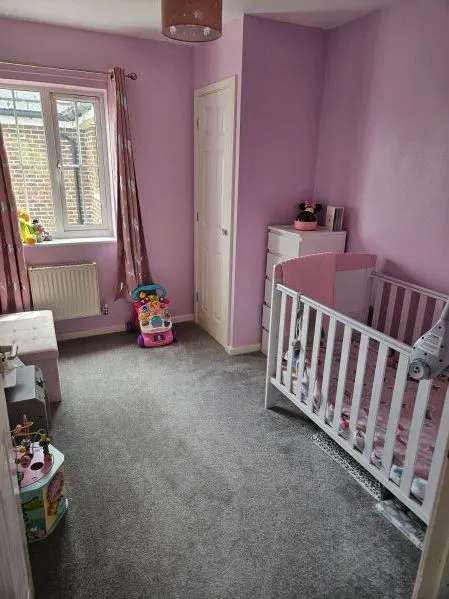 Flat For Rent in Rushmoor, England