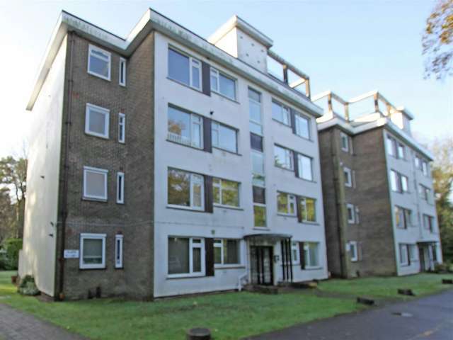 Flat For Sale in Poole, England