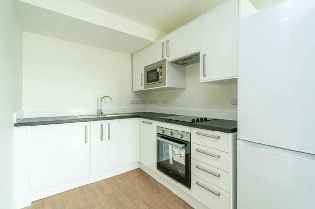 Apartment For Rent in Luton, England