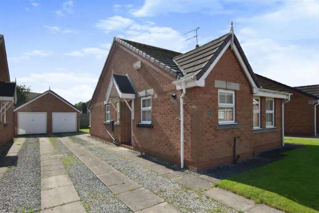 2 bedroom detached bungalow for sale