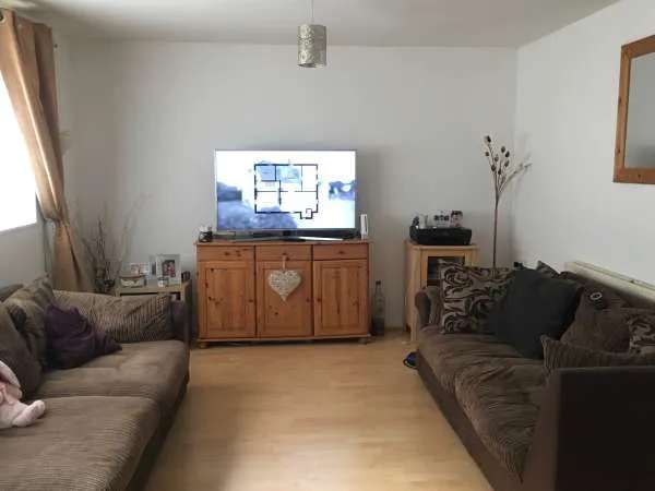 House For Rent in Guildford, England