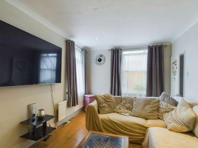 Flat For Sale in Reading, England