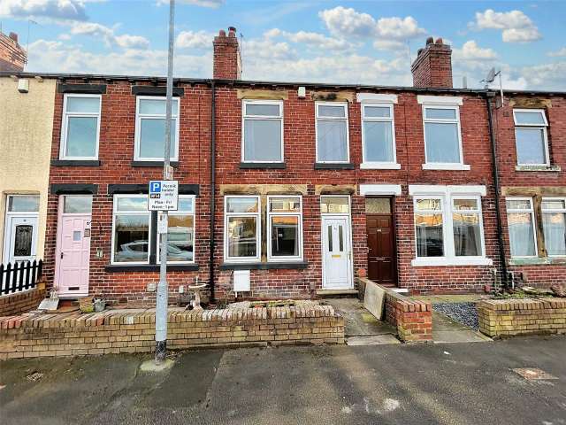 House For Sale in Wakefield, England