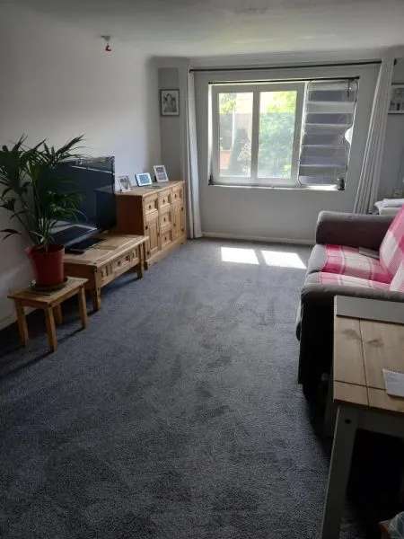 Flat For Rent in Winchester, England