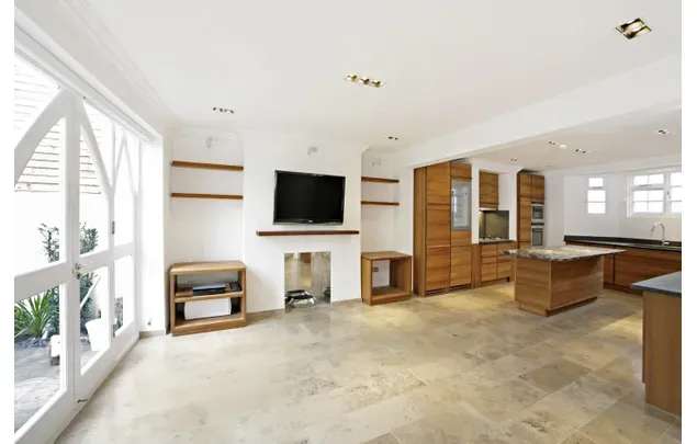 Rent 5 bedroom house of 266 m² in London