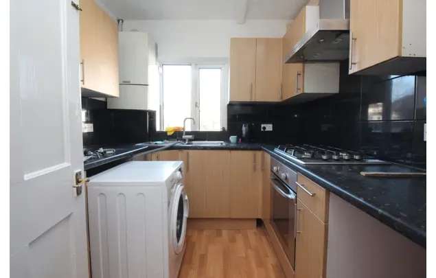 Rent 2 bedroom flat in London