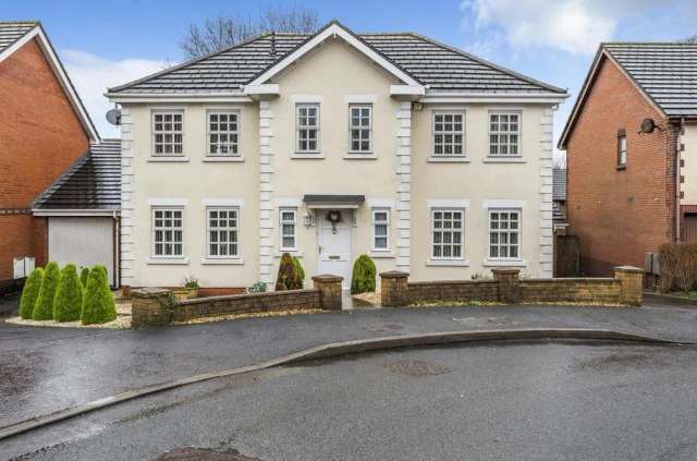 5 bedroom detached house for sale