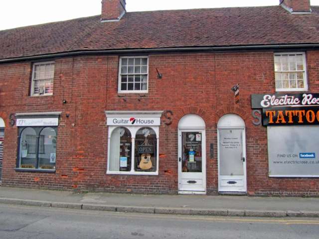 House For Sale in Wealden, England