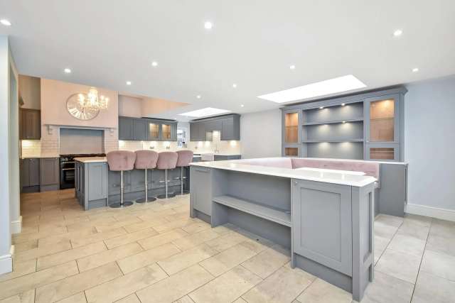 Detached House for sale with 4 bedrooms, Southsea, Hampshire