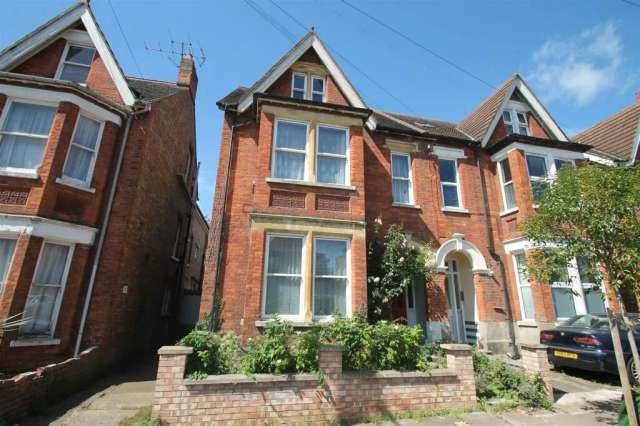 Spacious Edwardian House Requiring Refurbishment