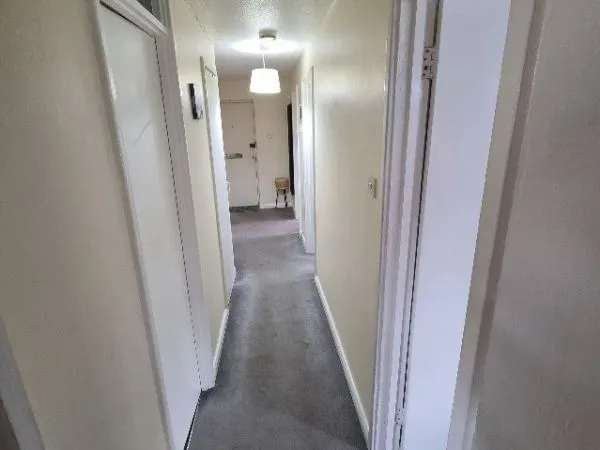 Flat For Rent in Southend-on-Sea, England