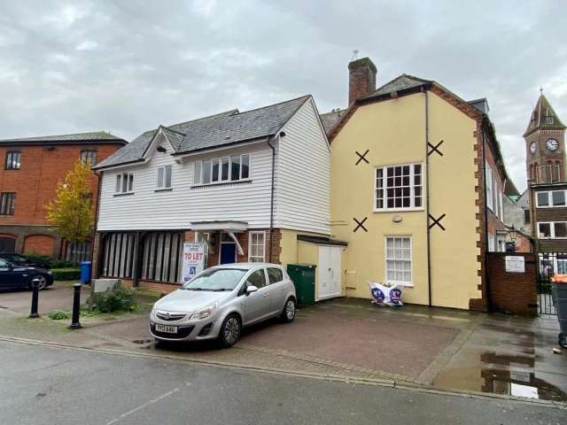 Grade 2 Listed Office Building with Parking and Modern Amenities