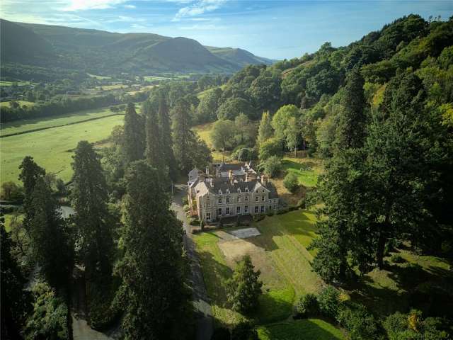 House for sale with 20 bedrooms, Llandinam, Powys