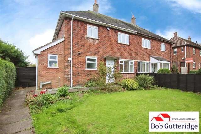 3 bedroom semi-detached house to rent