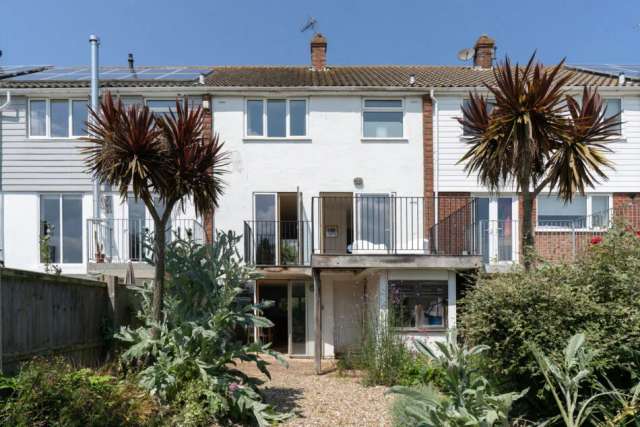 House For Sale in Whitstable, England