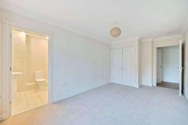 2 bed flat for sale